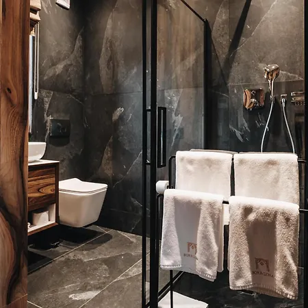 Boreczna Oda ve Kahvaltı